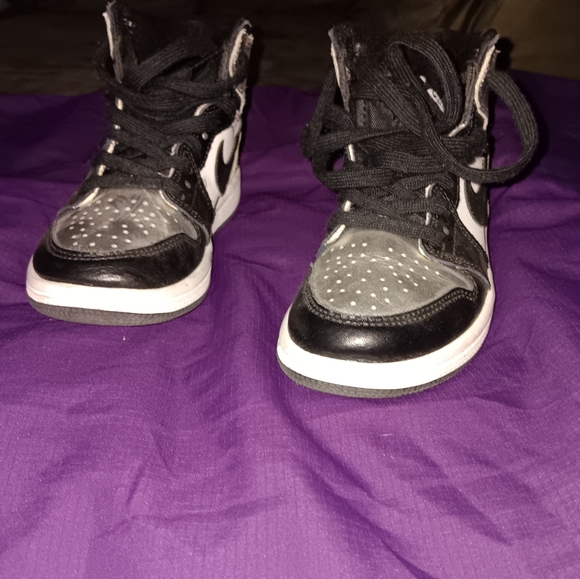 Sneakers - Picture 3 of 3